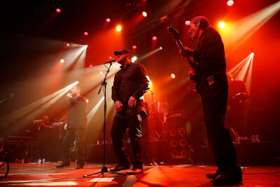 UB40 @ 013 @ 013 Tilburg, picture 7, photographed by Marc Stoffels - FrontView Magazine