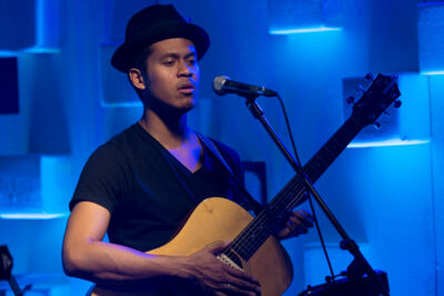 Dotan @ Qube QMusic, foto 20, foto's door Johan Van Buggenhout - FrontView Magazine