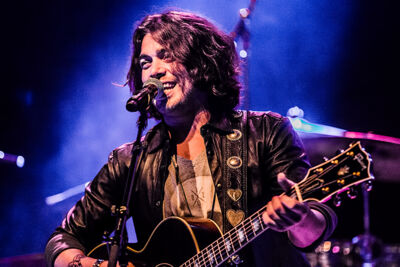 Waylon @ Mezz Breda, picture 11, photographed by Elke Briers - FrontView Magazine