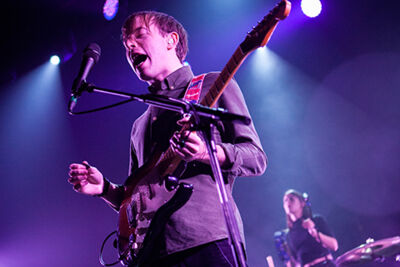 Bombay Bicycle Club @ Trix, picture 2, photographed by Kristof Hayen - FrontView Magazine