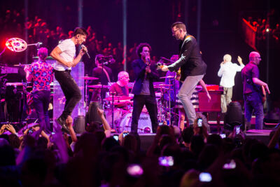 Clouseau Centraal @ Sportpaleis Antwerpen, picture 59, photographed by Dimitri Vanlommel - FrontView Magazine