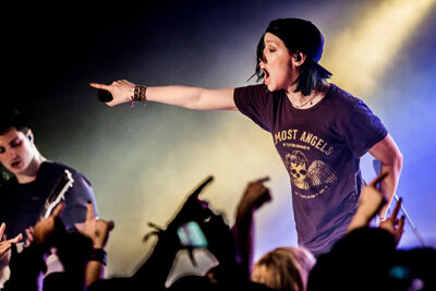 Tonight Alive @ Trix Club, picture 8, photographed by Elke Briers - FrontView Magazine