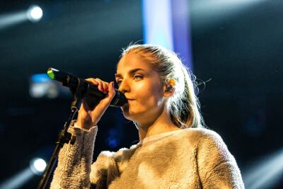 London Grammar @ The Qube - Zuiderkroon, picture 1, photographed by Edwin Houdevelt - FrontView Magazine