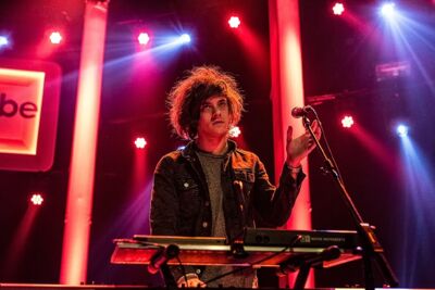 London Grammar @ The Qube - Zuiderkroon, picture 4, photographed by Edwin Houdevelt - FrontView Magazine