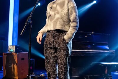 London Grammar @ The Qube - Zuiderkroon, picture 5, photographed by Edwin Houdevelt - FrontView Magazine