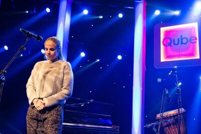 London Grammar @ The Qube - Zuiderkroon, picture 11, photographed by Edwin Houdevelt - FrontView Magazine