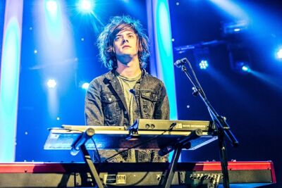 London Grammar @ The Qube - Zuiderkroon, picture 13, photographed by Edwin Houdevelt - FrontView Magazine