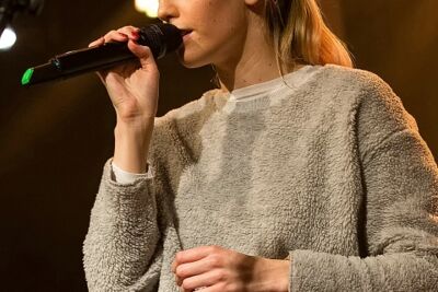 London Grammar @ The Qube - Zuiderkroon, picture 23, photographed by Edwin Houdevelt - FrontView Magazine