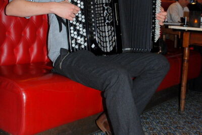 Persvoorstellng Piaf de musical @ Brasserie Den Artist, picture 1, photographed by Peter Minnebo - FrontView Magazine