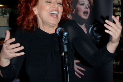 Persvoorstellng Piaf de musical @ Brasserie Den Artist, picture 7, photographed by Peter Minnebo - FrontView Magazine