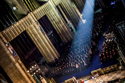 Christoff & Lindsay: Happy Christmas @ Basiliek van Koekelberg, picture 11, photographed by Elke Briers - FrontView Magazine