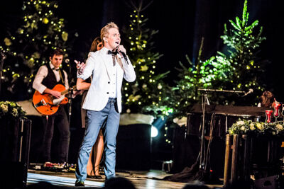 Christoff & Lindsay: Happy Christmas @ Basiliek van Koekelberg, picture 14, photographed by Elke Briers - FrontView Magazine