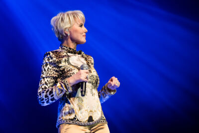 Dana Winner @ Ethias Theater, foto 2, foto's door Dorien Goetschalckx - FrontView Magazine
