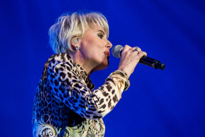 Dana Winner @ Ethias Theater, foto 3, foto's door Dorien Goetschalckx - FrontView Magazine