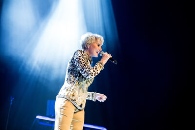 Dana Winner @ Ethias Theater, foto 5, foto's door Dorien Goetschalckx - FrontView Magazine