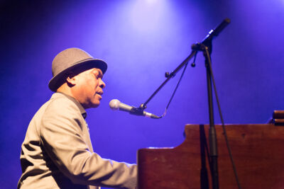 Booker T. Jones - Support Act Steven De bruyn @ Het Depot, picture 8, photographed by Jan van Hecke - FrontView Magazine