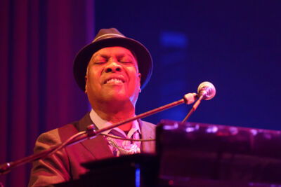 Booker T Jones @ de roma, picture 10, photographed by Steven Stausens - FrontView Magazine