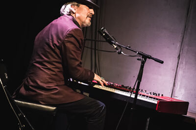 Grant-Lee Phillips & Howe Gelb @ Het Depot, picture 4, photographed by Elke Briers - FrontView Magazine