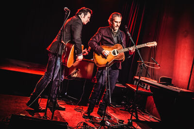 Grant-Lee Phillips & Howe Gelb @ Het Depot, picture 9, photographed by Elke Briers - FrontView Magazine