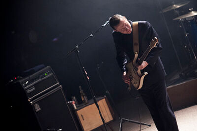 Hooverphonic @ C-Mine, picture 4, photographed by Kristof Hayen - FrontView Magazine