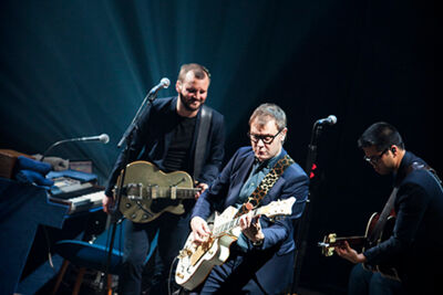 Hooverphonic @ C-Mine, picture 8, photographed by Kristof Hayen - FrontView Magazine
