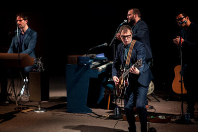 Hooverphonic @ C-Mine, picture 10, photographed by Kristof Hayen - FrontView Magazine