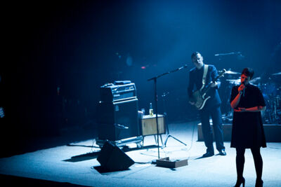 Hooverphonic @ C-Mine, picture 16, photographed by Kristof Hayen - FrontView Magazine