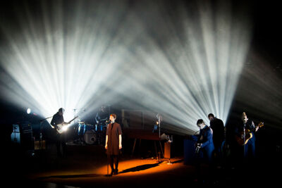 Hooverphonic @ C-Mine, picture 18, photographed by Kristof Hayen - FrontView Magazine