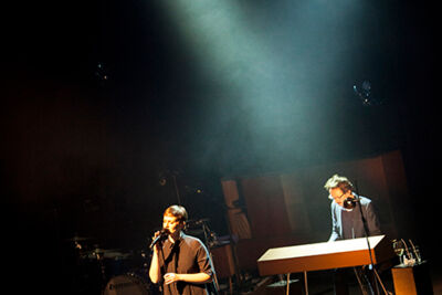 Hooverphonic @ C-Mine, picture 20, photographed by Kristof Hayen - FrontView Magazine