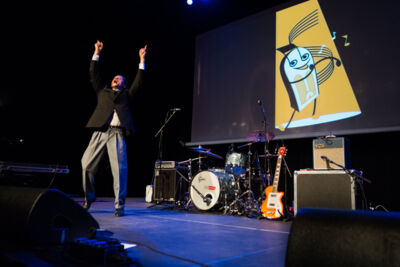 Radio Modern - Howlin’ Lou and His Whip Lovers @ De Warande, picture 3, photographed by Erwin Evrard - FrontView Magazine