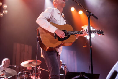 Milow @ 013, foto 2, foto's door Dorien Goetschalckx - FrontView Magazine