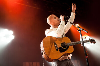 Milow @ 013, foto 3, foto's door Dorien Goetschalckx - FrontView Magazine