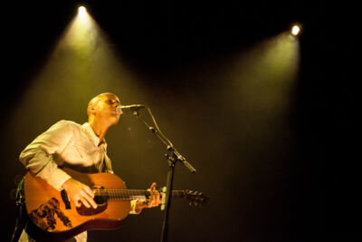 Milow @ 013, foto 6, foto's door Dorien Goetschalckx - FrontView Magazine