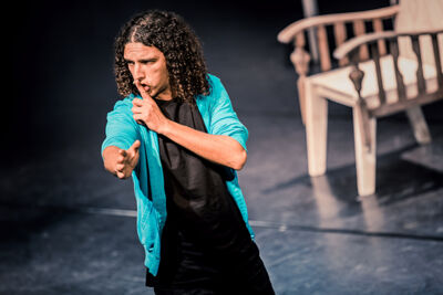 Ali B Beken(d)t @ Arenberg, picture 4, photographed by Elke Briers - FrontView Magazine