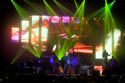 Will Tura & Christoff @ Ethias Theater, picture 3, photographed by FrontView Magazine