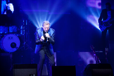 Will Tura & Christoff @ Ethias Theater, picture 4, photographed by FrontView Magazine