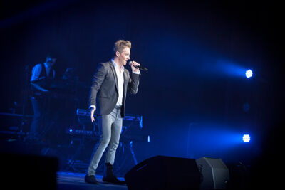Christoff & Will Tura @ Ethias Theater, picture 7, photographed by Kristof Hayen - FrontView Magazine