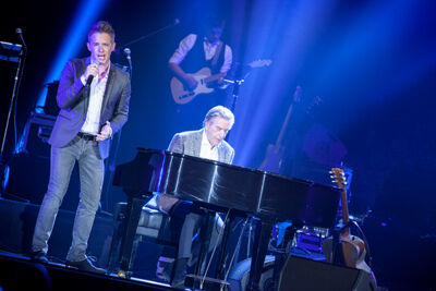 Christoff & Will Tura @ Ethias Theater, picture 9, photographed by Kristof Hayen - FrontView Magazine