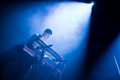 Kwabs @ Vorst Nationaal, picture 3, photographed by Dorien Goetschalckx - FrontView Magazine