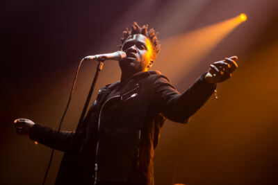 Kwabs @ Vorst Nationaal, picture 7, photographed by Dorien Goetschalckx - FrontView Magazine