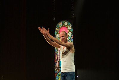 Steven Mahieu Maniak @ CC Merksem, picture 7, photographed by James Van Roosbroeck - FrontView Magazine