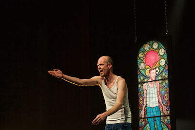 Steven Mahieu Maniak @ CC Merksem, picture 8, photographed by James Van Roosbroeck - FrontView Magazine