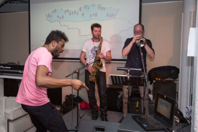 Grand Cru @ Benefiet Feest in Felix Pakhuis, picture 45, photographed by Guy Danneels - FrontView Magazine