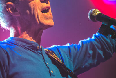 Raymond van het Groenewoud @ Het Depot, foto 4, foto's door Jan van Hecke - FrontView Magazine