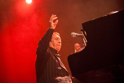 Jools Holland and his Rhythm & Blues Orchestra @ Het Depot, picture 12, photographed by Kristof Hayen - FrontView Magazine