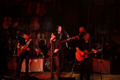 De 3JS en Bart Herman - Bronnen @ Arenbergschouwburg, picture 2, photographed by Bianca van Barneveld - FrontView Magazine