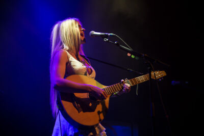 Katzenjammer @ Het Depot, picture 17, photographed by Gino Verhulst - FrontView Magazine