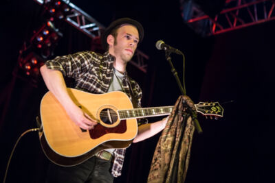 Michael Prins @ Paaspop 2015, picture 3, photographed by Dorien Goetschalckx - FrontView Magazine