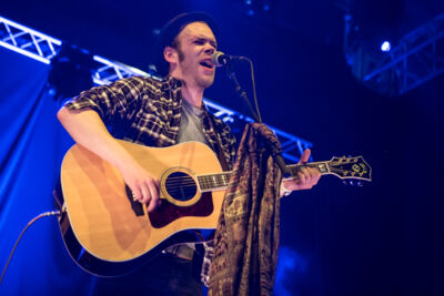 Michael Prins @ Paaspop 2015, picture 8, photographed by Dorien Goetschalckx - FrontView Magazine