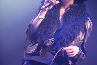 Kovacs @ Paaspop 2015, picture 9, photographed by Dorien Goetschalckx - FrontView Magazine